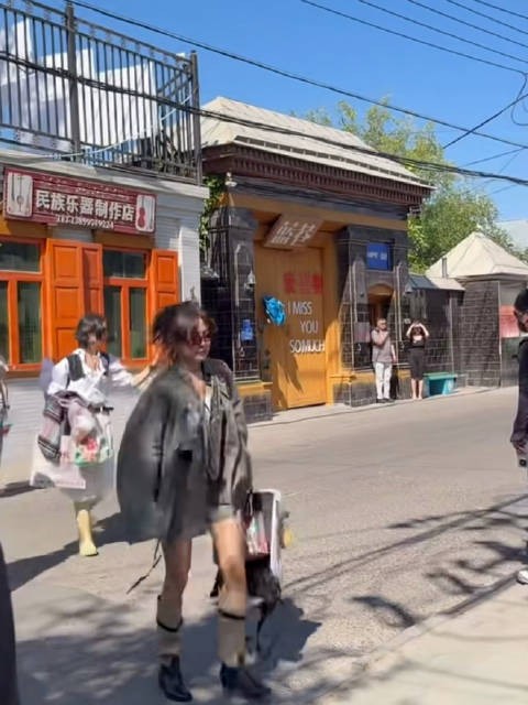 我去我去！姐姐们好帅！@倪妮V @辛芷蕾