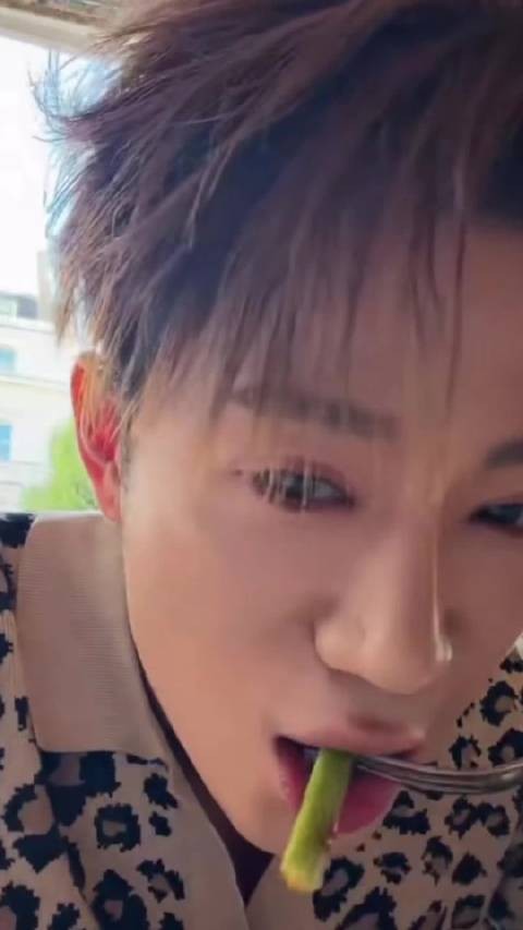 鹭卓:骂得好脏啊
