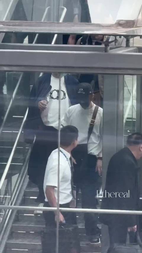 帅气的宁宁来喽 一切顺利✌ @摩登兄弟刘宇宁