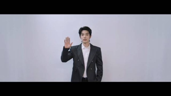 倒计时 1 天！@肖战 饰演的莫得闲，携一身流离奔赴戈止镇…