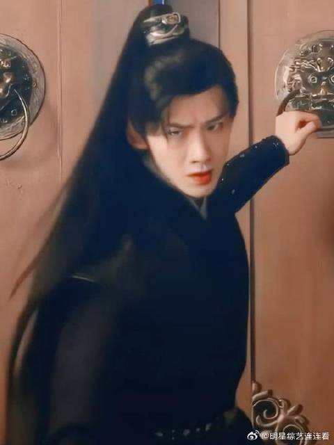 再现过往美好,这一幕幕如刀割般令人刺痛