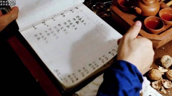 黑帮老大为什么宁愿得罪所有人,也要保一个刚认识的小弟?