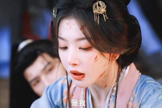 未被几句煽风点火便撕破脸皮、彼此煎熬，这对主角清醒得令人赞叹！