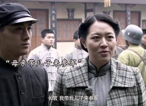 十六岁小伙来参军被拒绝,没想到小伙几招就征服了长官