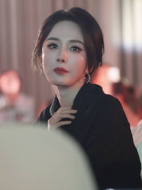 杨幂ym杨幂正能量ym杨幂0912生日快乐 港风美人～@杨幂 ·