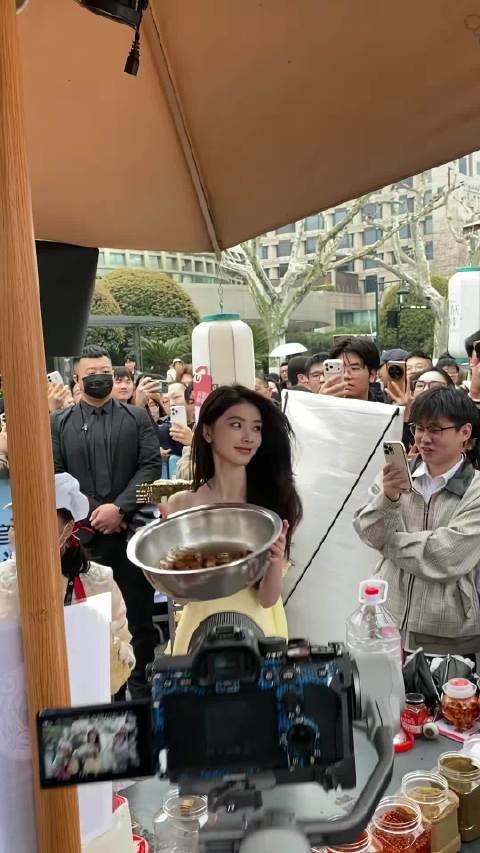 方圆真的太漂亮了,她在网红圈里绝对是能和明星比颜值的人,真的太漂亮啦