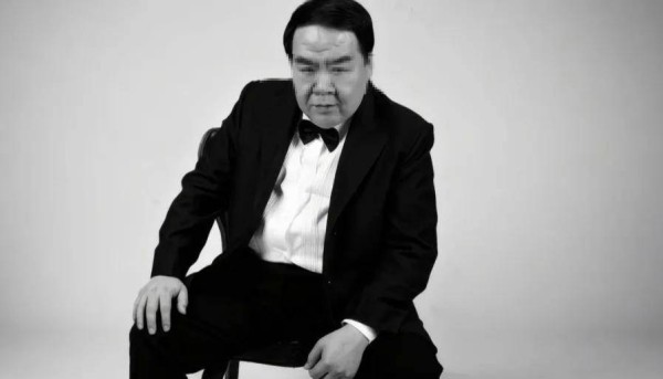 原来他没去世，我们都被骗了！
