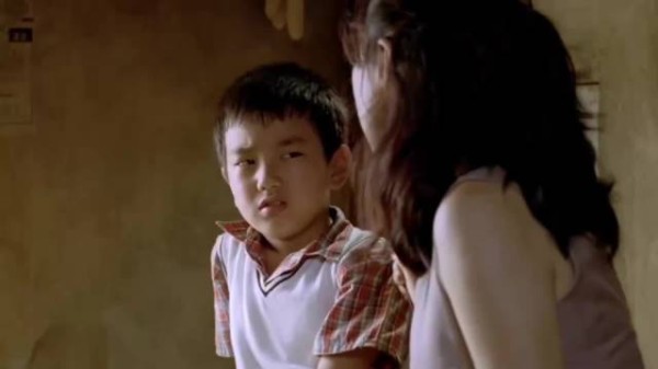 外婆朋友圈背景是床边一面墙~ “外婆无声的爱,都在笨拙的行动里” 爱~回家