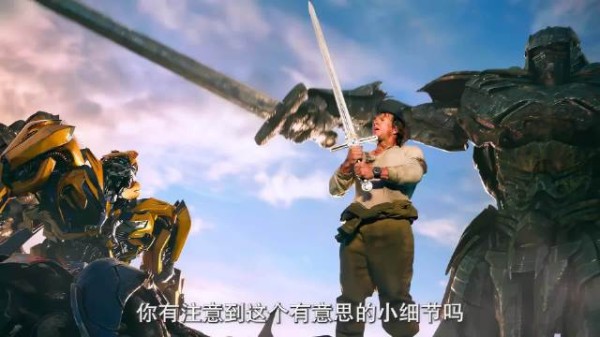 大黄蜂知晓擎天柱被洗脑黑化，专攻头部