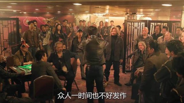 李文彬单枪匹马闯黑帮寿宴,一杯酒敬死人向新龙头要人