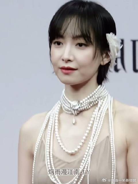 宋茜红毯直拍 38岁这状态太美了宋茜盛世美颜
