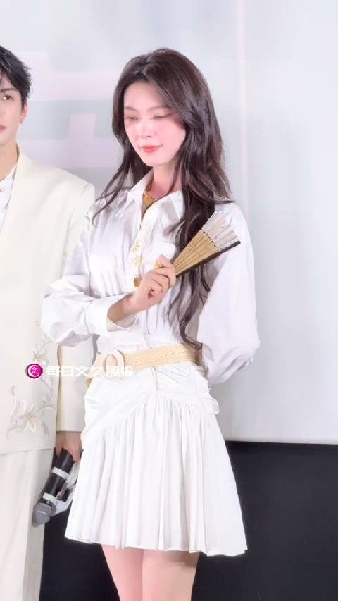 播报看热剧|@陈瑶Sebrina 古风仙姑摇也太美了,这是从画中走出来的美人吗!