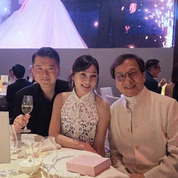 香港豪门婚宴媲美颁奖礼,成龙洪金宝元彪同场,佘诗曼饮到面红