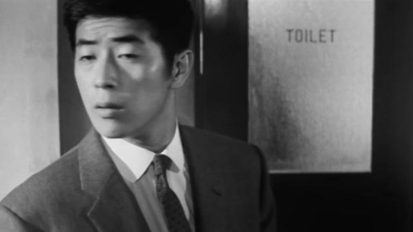 妻之告白揭示女性困境,法律无罪世俗判死刑