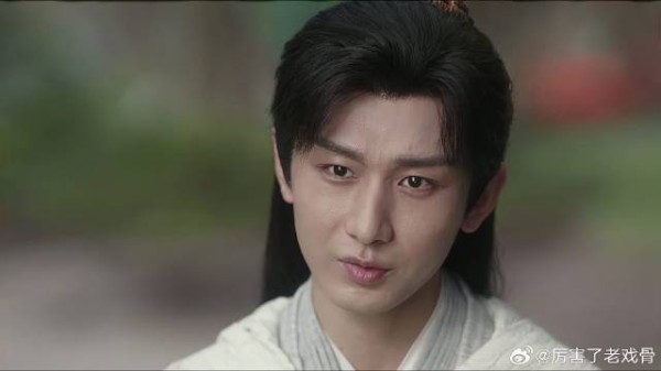 魔尊为了找李莲花 飞了上千尺才到山头，大家看傻眼了