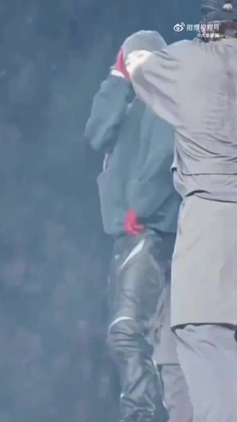 律师称蔡徐坤红手套不构成抄袭：单一配饰指控抄袭证据不足