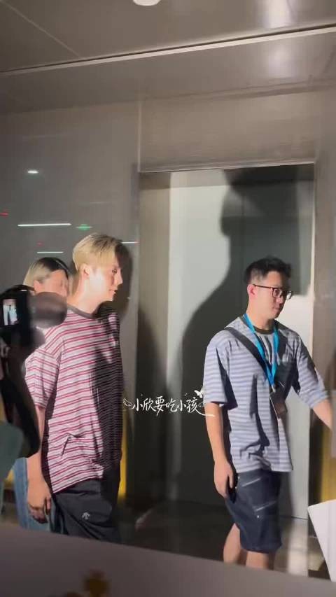 陈伟霆现实和剧无缝切换,线下还原名场面,佛爷气场瞬间拿捏