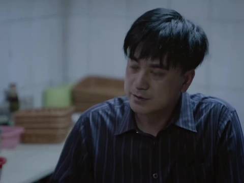 两个学生谈恋爱，双方的家长态度差异太大了，男生家长笑死了