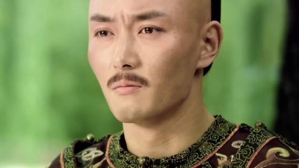 甄嬛哭一段,立马收住,然后再哭一次,这段简直是教科书式演技
