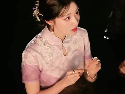 王楚然很敬业的演员呀 拍下水戏依旧很漂亮