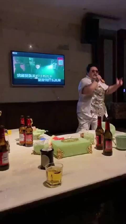 为什么感觉韩红唱歌很累