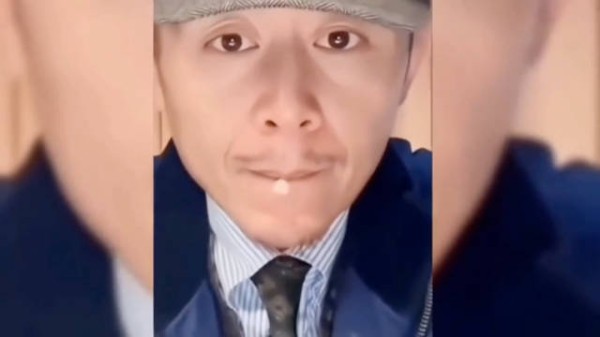 大冰直播贴西瓜籽搞效果,籽掉落笑对尴尬