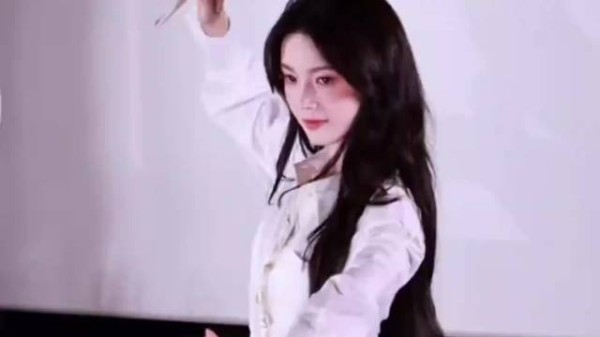 陈瑶解锁绝美仙姑摇,身姿灵动演活摇曳生姿