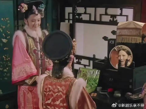 你放眼看看宫里除了本宫和富察贵人是满军旗，全是汉军旗嫔妃的天下