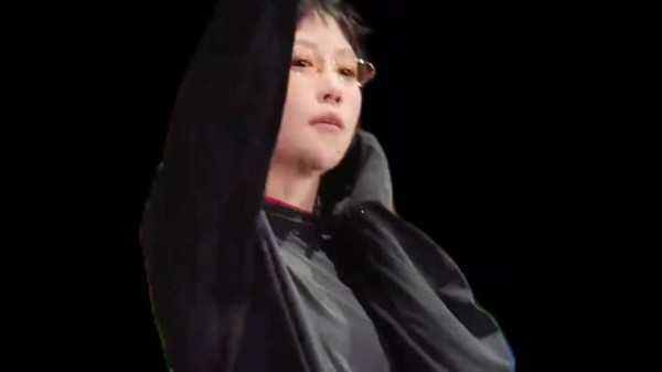 窦靖童上《歌手》未掀波澜,李嫣一张照片引惊叹