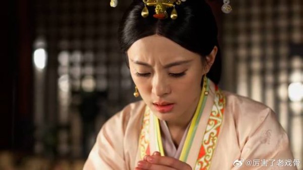 芈月想了各种办法 还是取不出和氏璧,丫鬟当场泄气