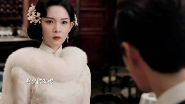 霍仙姑差点被带走,尹老板现身解围,无视日本人直接带他离开太帅了!