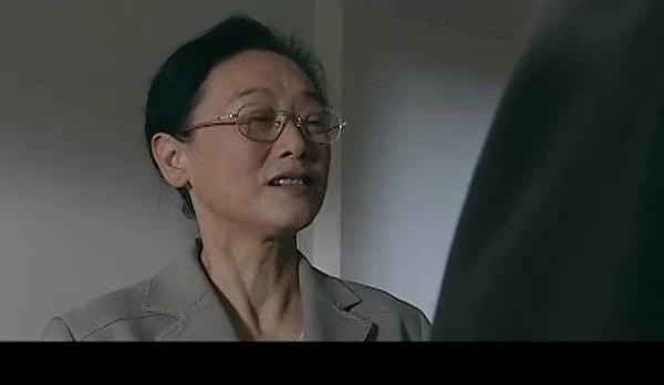 孙姨的权力究竟能有多大?一句话调到中心医院!