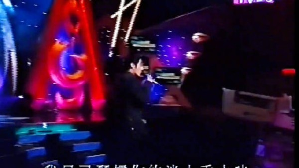 王菲生日云南陪女儿,谢霆锋沈阳开唱