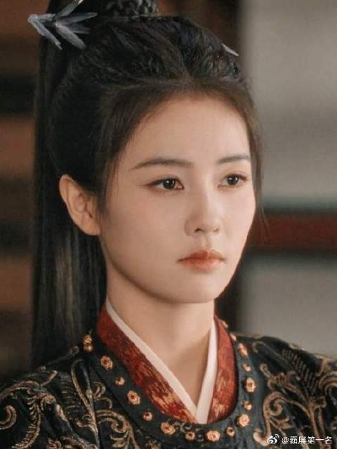 女孩获得皇帝宠爱后身亡,好友发誓要替她报仇!