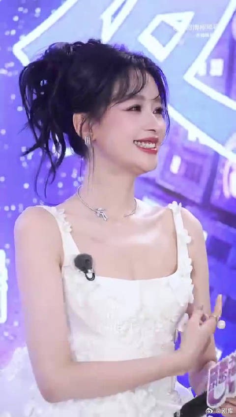 不想睡的星期五拉长宣发周期，拒绝一次性官宣