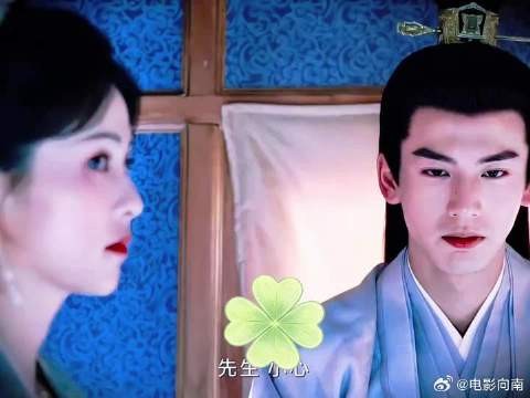 连自身都难保，却扔将她稳稳护在身后