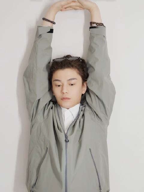 丁禹兮开始脖子前倾跟练