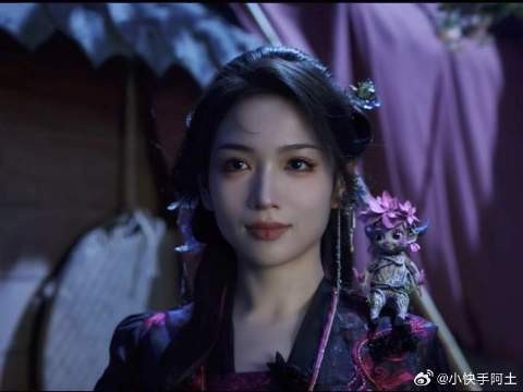 茯苓妖君打戏太丝滑了没有一点拖泥带水，就是日常被打