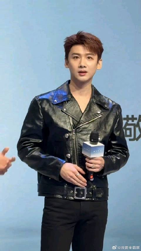 白敬亭还是那么帅气