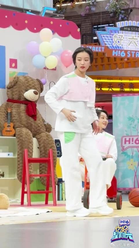 倪妮闫妮满脑子都是问号