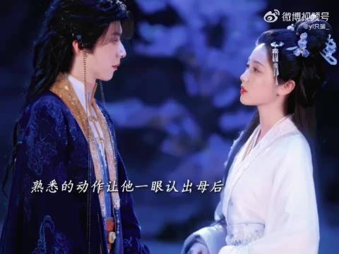 岳雨婷开拍前恶补漫画，贴合万渣朝凰角色