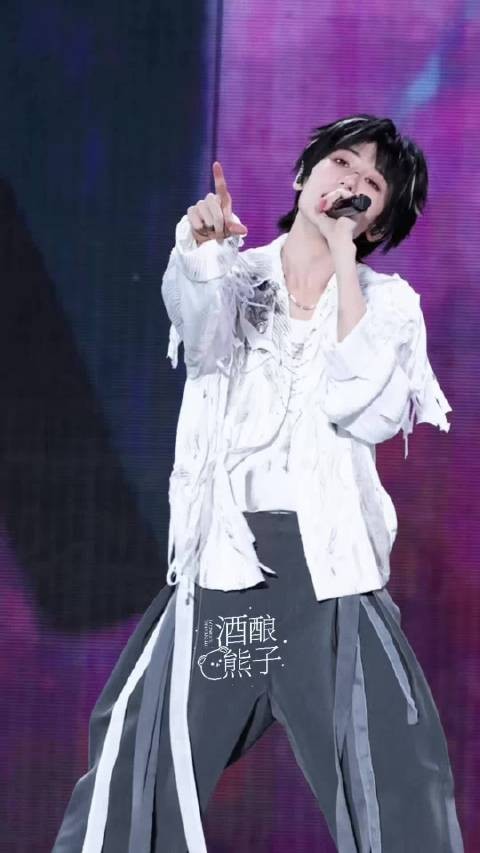 第13秒这个仰头太有感觉了， 杨博文《调查中》直拍