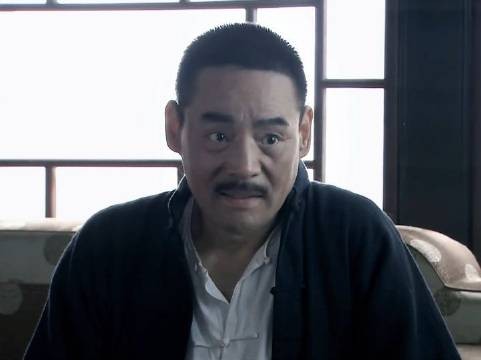 戴天理对若冰的疼爱,早已超越血缘界限,虽非亲生,却比亲生更浓烈