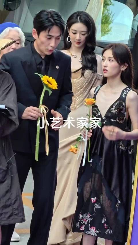 天呐杨紫这真的是女王级别的!