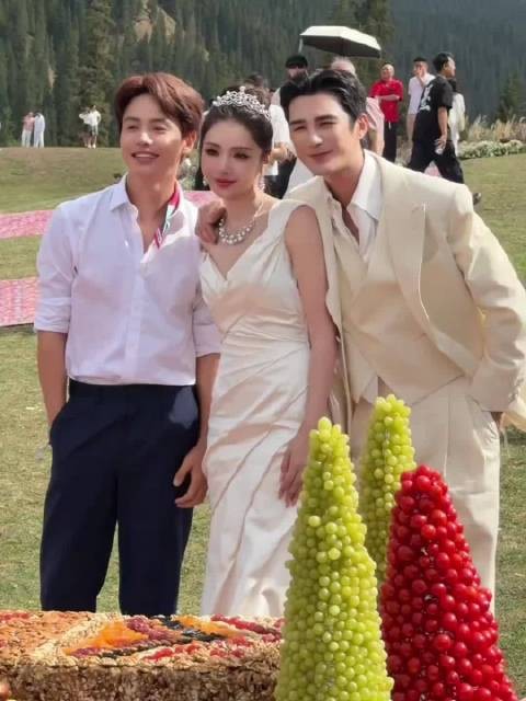 马天宇丁真合照姜潮麦迪娜婚礼好看好吃