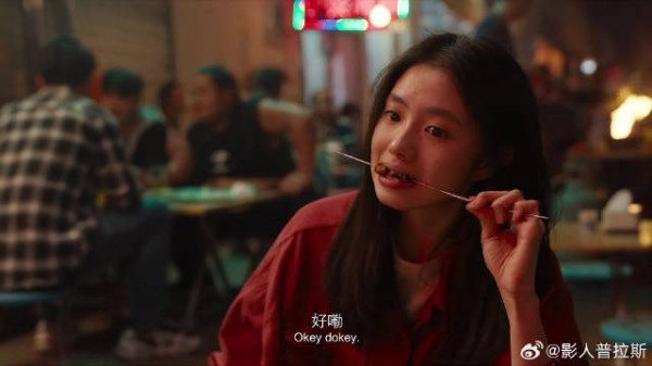 刘浩存啤酒小烧烤,豪放吃法,易烊千玺惊呆了!