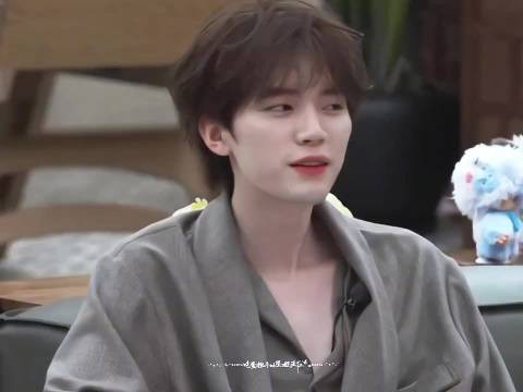 周翊然魔性笑声穿透力强,建议做成起床铃