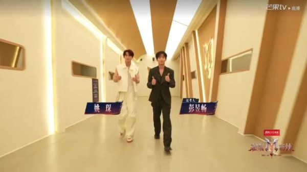 姚琛戴腰护完成22个动作,体脂10%肌肉线条利落