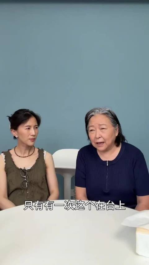 方芳做客papi酱节目,笑谈费玉清姐姐费贞绫趣事