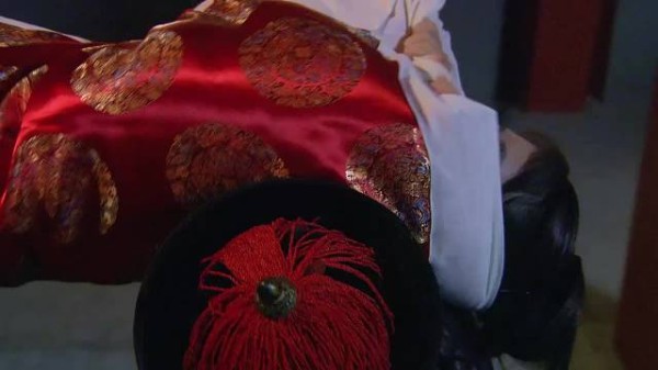 淳儿侍寝那场戏，为何让人生理性不适